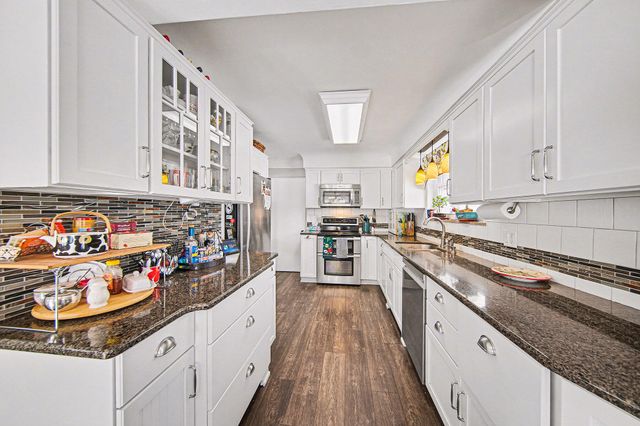 2175 Pioneer Drive, Jackson, MI 49201