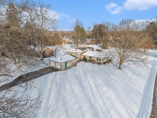 2175 Pioneer Drive, Jackson, MI 49201