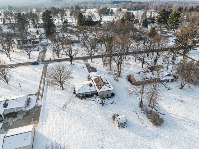 2175 Pioneer Drive, Jackson, MI 49201