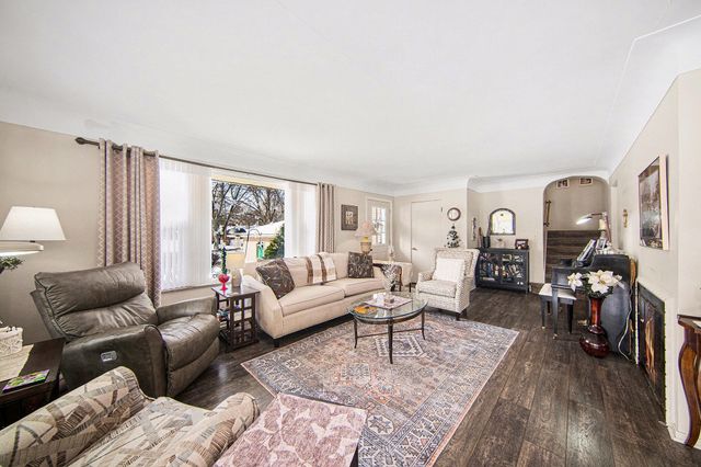 2175 Pioneer Drive, Jackson, MI 49201