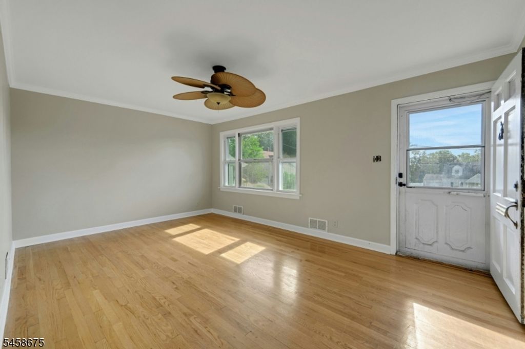 18 Plymouth Ct, Bloomfield Twp., NJ 07003 — photo 4