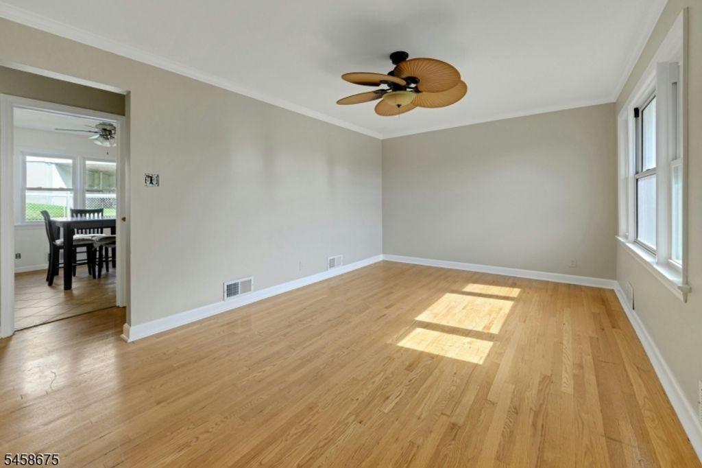 18 Plymouth Ct, Bloomfield Twp., NJ 07003 — photo 5