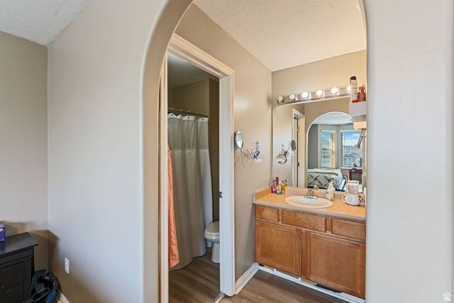 595 N BANBURY CIR, North Salt Lake, UT 84054