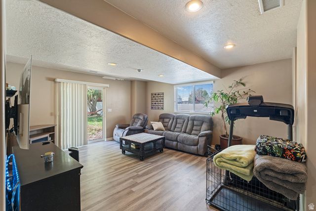 595 N BANBURY CIR, North Salt Lake, UT 84054