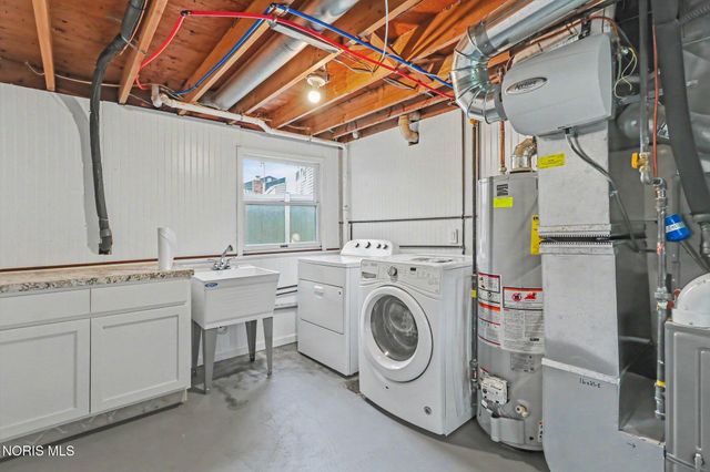 2912 Northshore Drive, Toledo, OH 43611