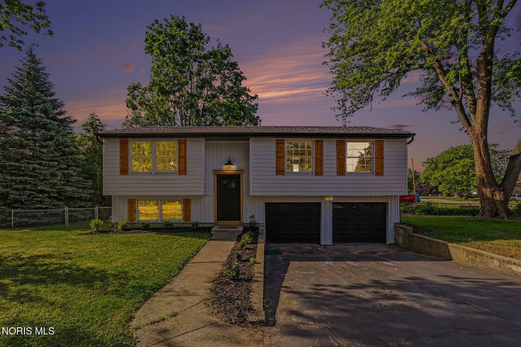 2912 Northshore Drive, Toledo, OH 43611