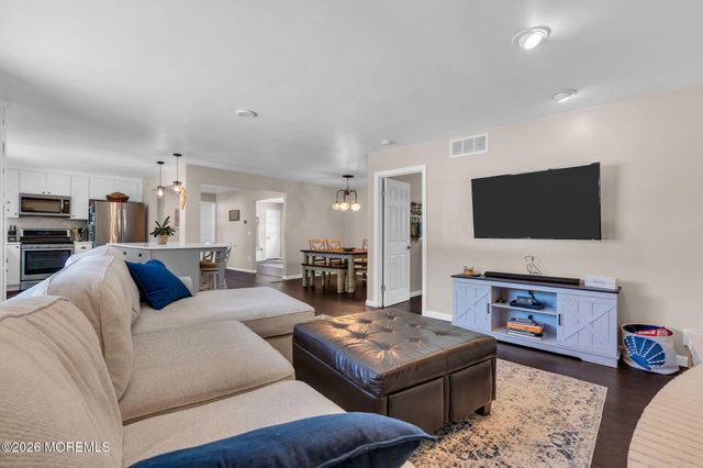 1126 Overlook Drive, Toms River, NJ 08753