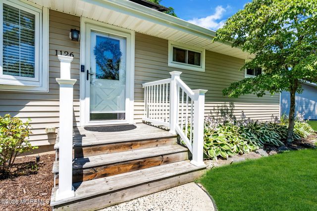 1126 Overlook Drive, Toms River, NJ 08753