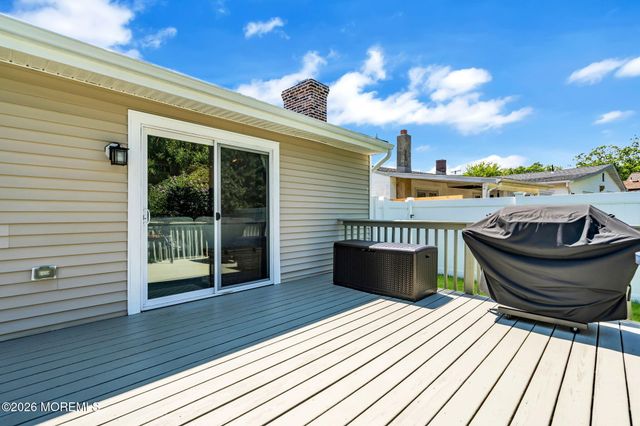1126 Overlook Drive, Toms River, NJ 08753