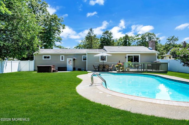 1126 Overlook Drive, Toms River, NJ 08753