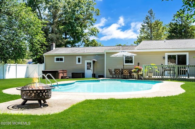 1126 Overlook Drive, Toms River, NJ 08753