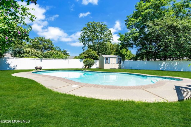 1126 Overlook Drive, Toms River, NJ 08753