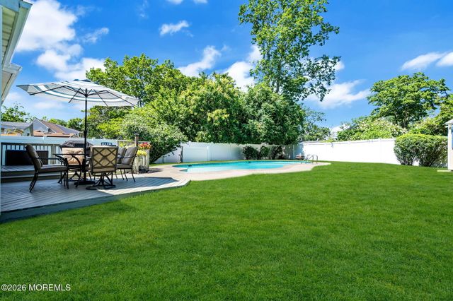 1126 Overlook Drive, Toms River, NJ 08753