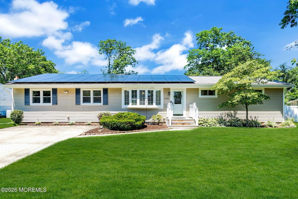 1126 Overlook Drive, Toms River, NJ 08753