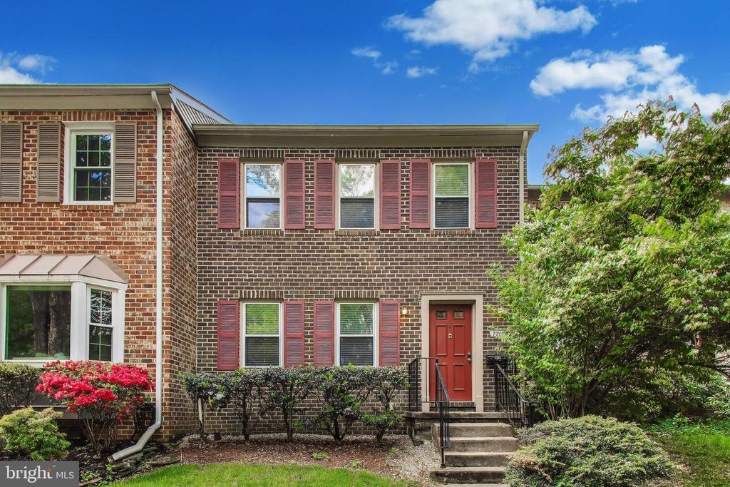 Image 1 of property listing at 7709 HEATHERTON LN, Potomac, MD 20854