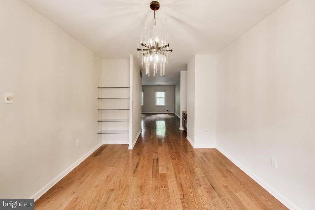 Image 10 of property listing at 7709 HEATHERTON LN, Potomac, MD 20854