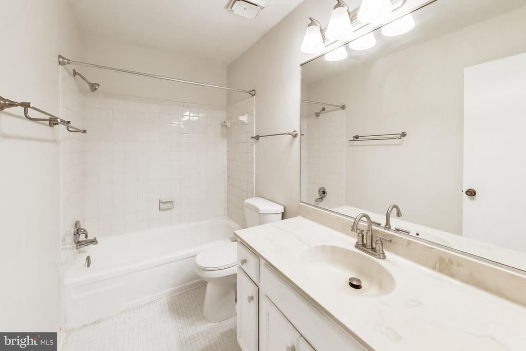 Image 22 of property listing at 7709 HEATHERTON LN, Potomac, MD 20854