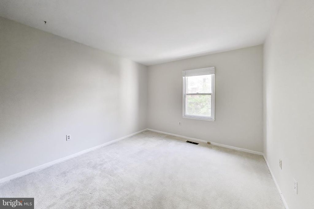 Image 25 of property listing at 7709 HEATHERTON LN, Potomac, MD 20854
