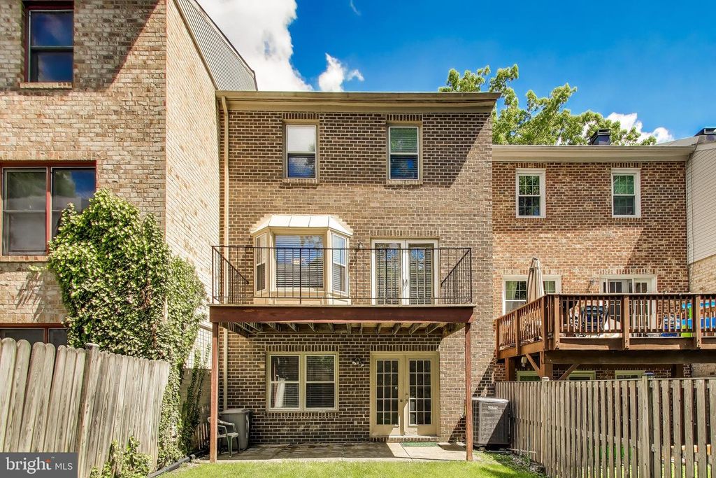 Image 36 of property listing at 7709 HEATHERTON LN, Potomac, MD 20854