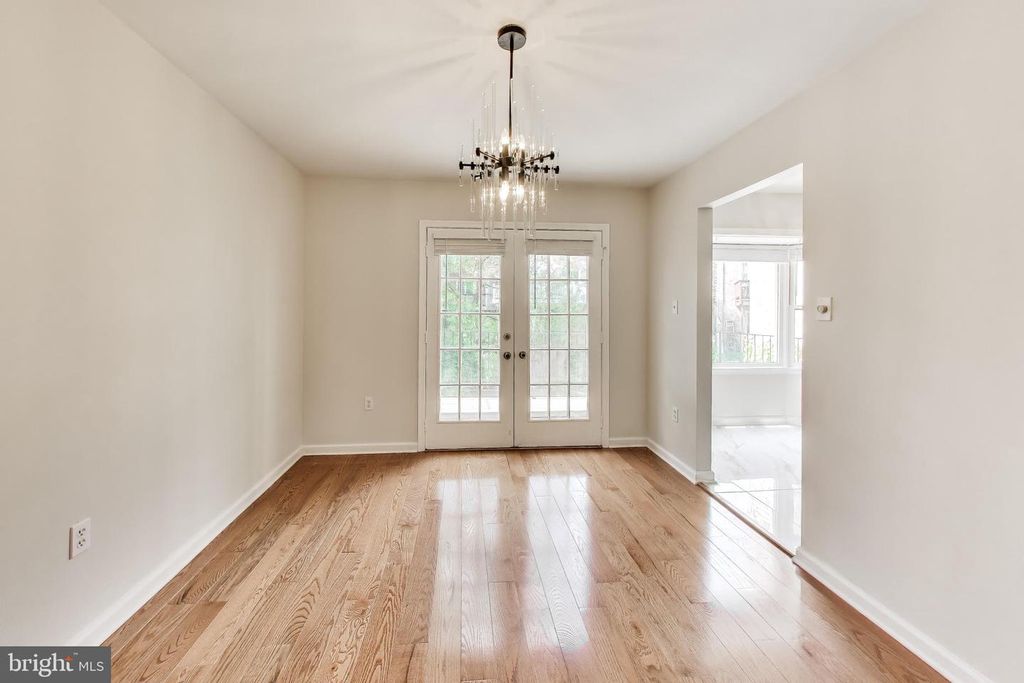 Image 9 of property listing at 7709 HEATHERTON LN, Potomac, MD 20854