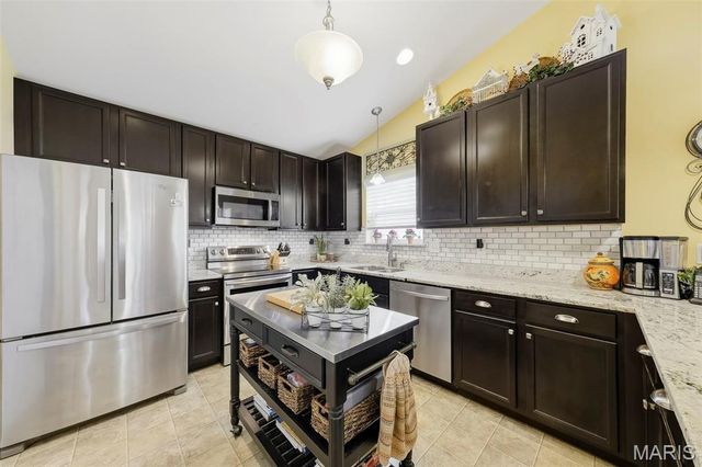 279 Sonnet Circle, Wentzville, MO 63385