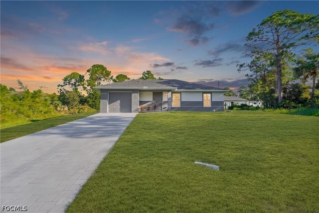 1011 Kent ST E, Lehigh Acres, FL 33974