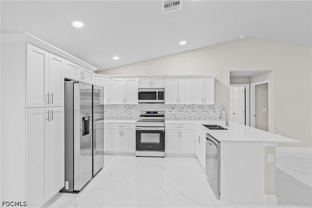 1011 Kent ST E, Lehigh Acres, FL 33974
