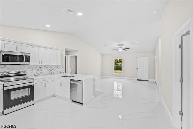 1011 Kent ST E, Lehigh Acres, FL 33974