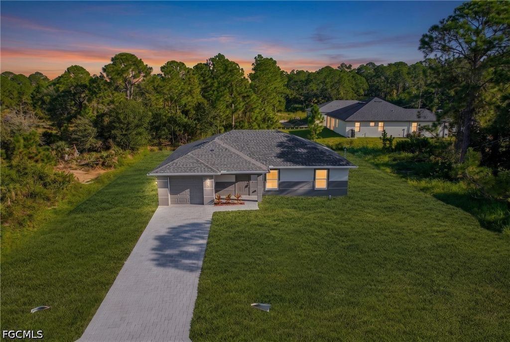 1011 Kent ST E, Lehigh Acres, FL 33974