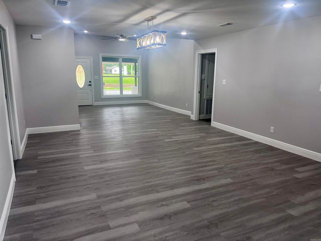 225 S Seminary Street, Lamar, AR 72846