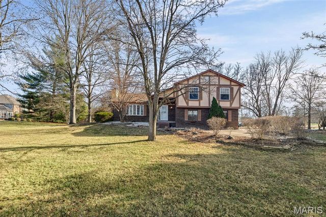 211 Covered Bridge Lane, Belleville, IL 62221
