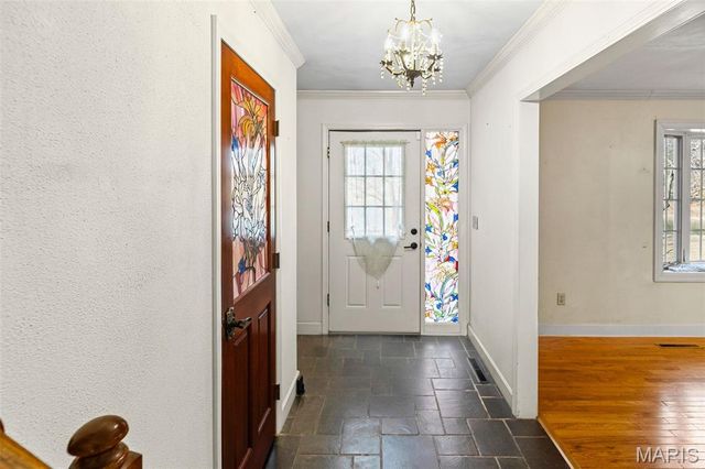 211 Covered Bridge Lane, Belleville, IL 62221