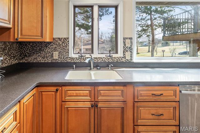 211 Covered Bridge Lane, Belleville, IL 62221