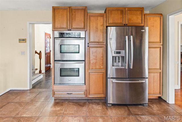 211 Covered Bridge Lane, Belleville, IL 62221