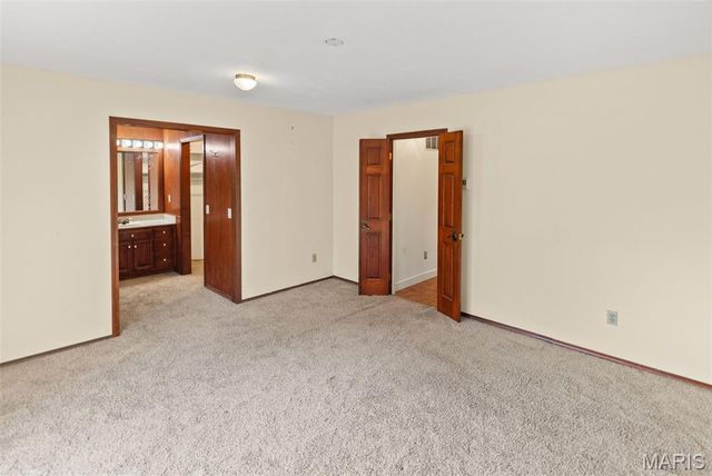 211 Covered Bridge Lane, Belleville, IL 62221