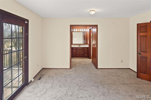 211 Covered Bridge Lane, Belleville, IL 62221