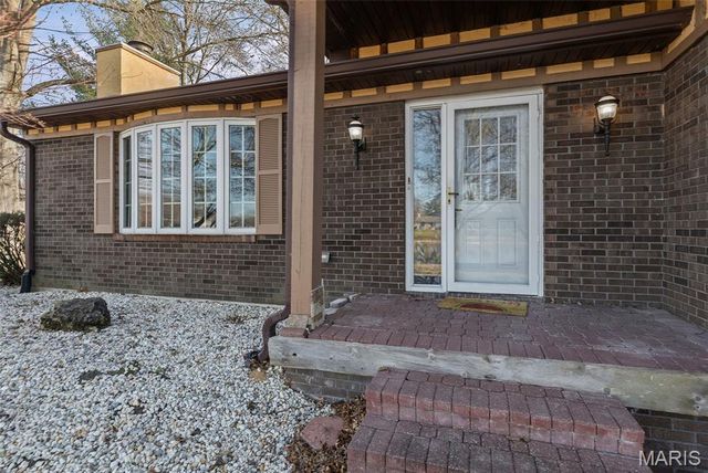 211 Covered Bridge Lane, Belleville, IL 62221