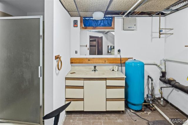 211 Covered Bridge Lane, Belleville, IL 62221