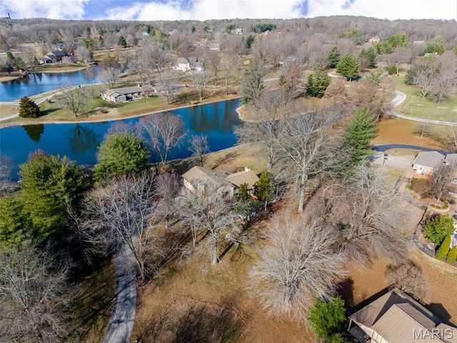 211 Covered Bridge Lane, Belleville, IL 62221