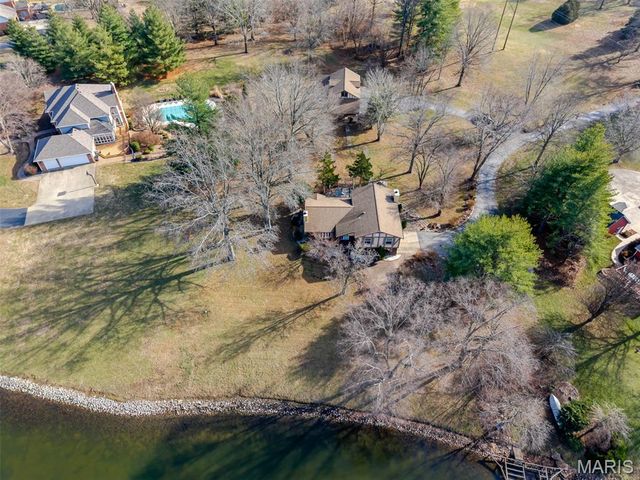 211 Covered Bridge Lane, Belleville, IL 62221