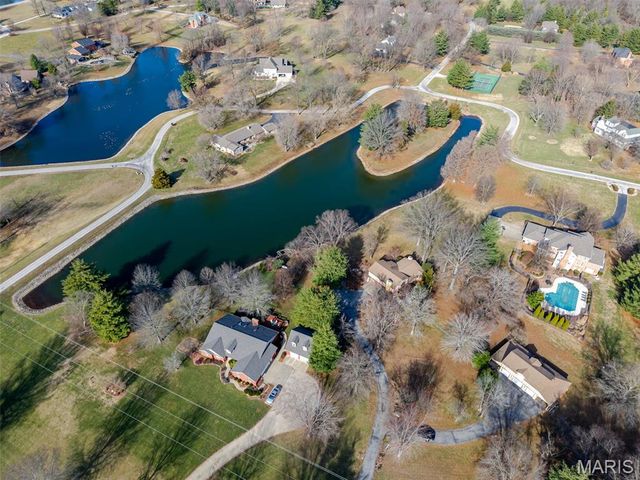 211 Covered Bridge Lane, Belleville, IL 62221