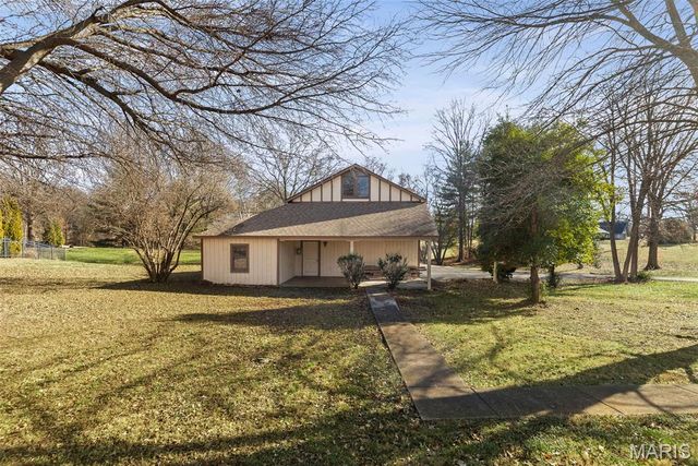 211 Covered Bridge Lane, Belleville, IL 62221