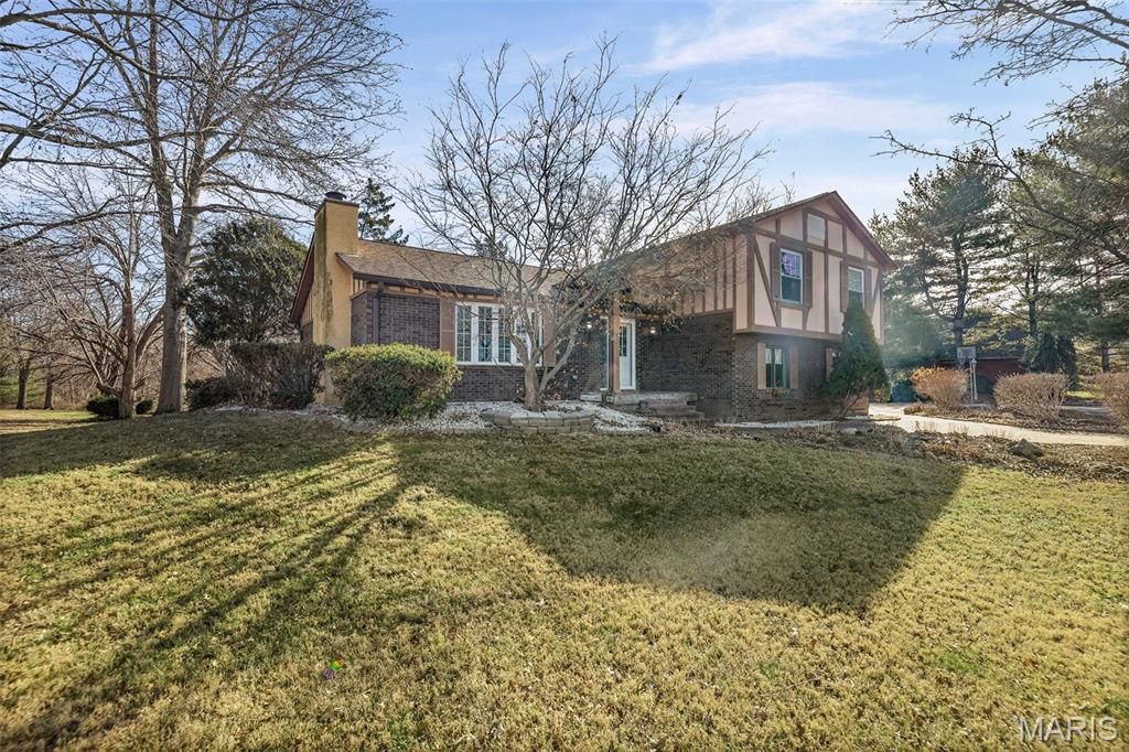 211 Covered Bridge Lane, Belleville, IL 62221