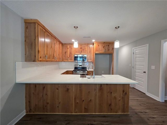 32 E 7th Street, Adrian, MO 64720