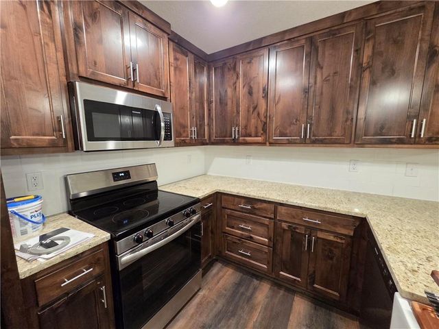 32 E 7th Street, Adrian, MO 64720