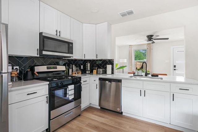 1618 Webberville RD A, Austin, TX 78721