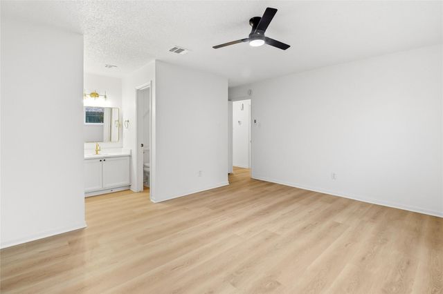 15814 Kenbriar Drive, Houston, TX 77489