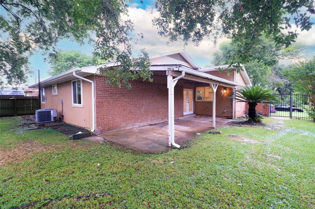 15814 Kenbriar Drive, Houston, TX 77489