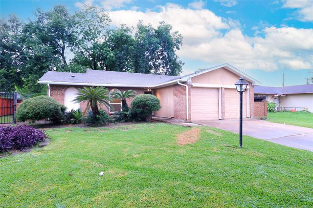 15814 Kenbriar Drive, Houston, TX 77489