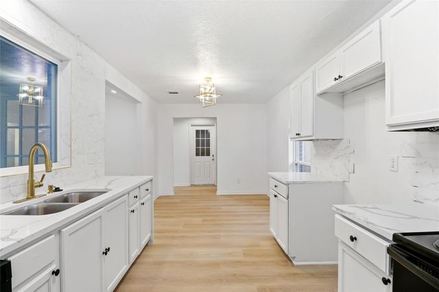 15814 Kenbriar Drive, Houston, TX 77489